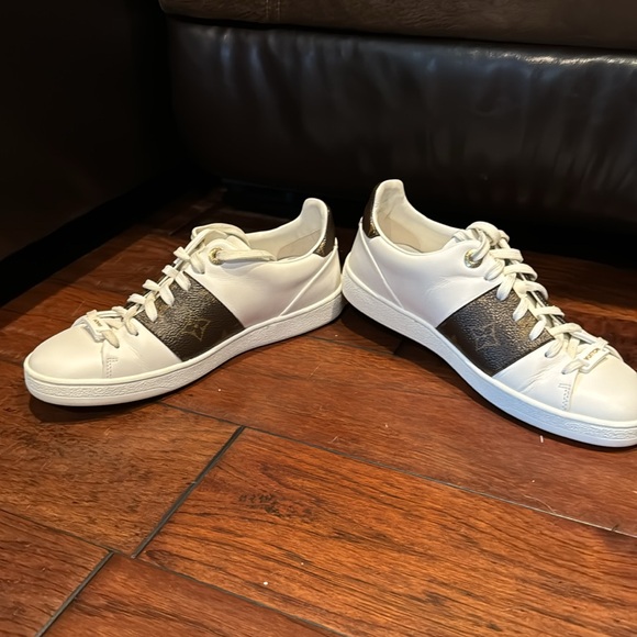 Authentic Louis Vuitton Frontrow Sneaker - Picture 2 of 10
